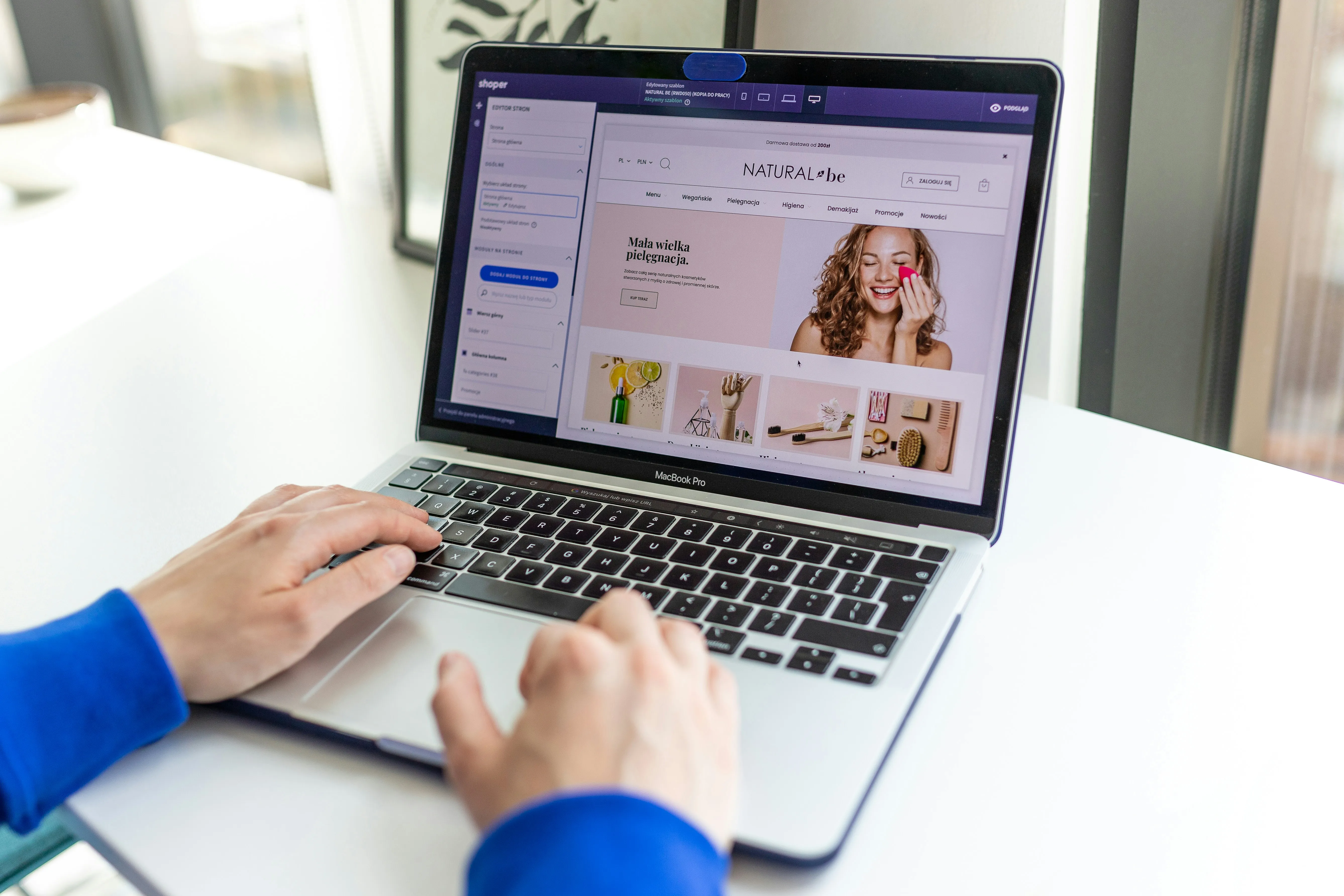 E-commerce Side Image